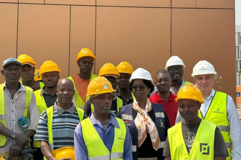 02F54E96-61E0-4D73-8DE6-972283FBF56D