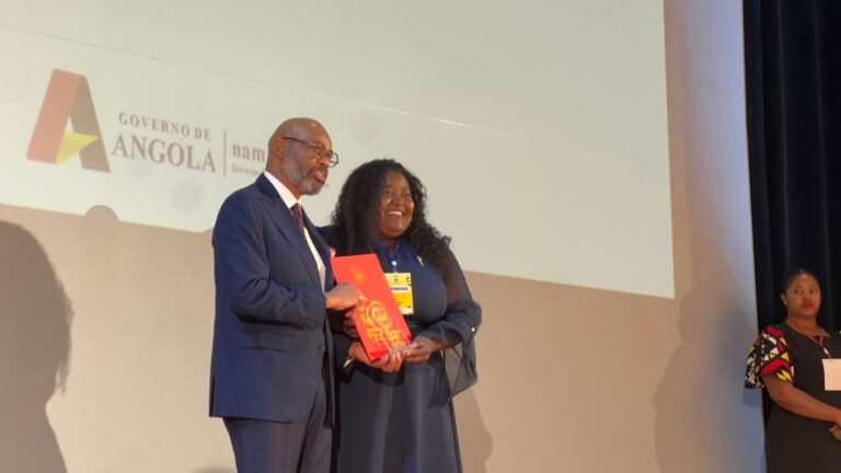 18D5AC31-4037-49D7-B12D-925F0F89D55F