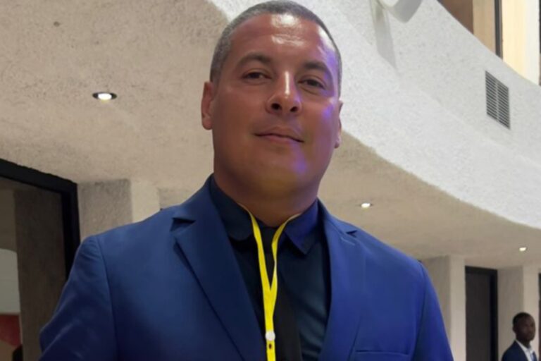 B932D874-68EE-405B-85C8-AFC1EAD67151