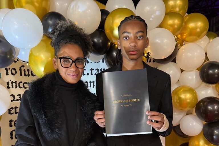 D5EF4FD8-B578-4D02-B69E-8C59D56F0640