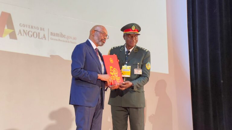 D9F190D6-EBE3-4766-A1FC-7D07C3326EE0