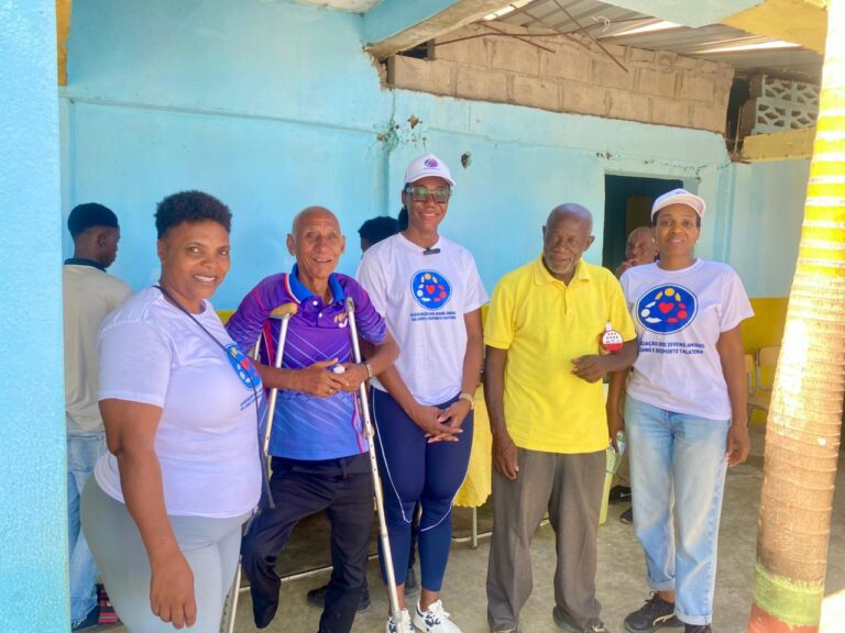 FDB4B8ED-FD99-4DC7-90AD-50478FCBB3AC