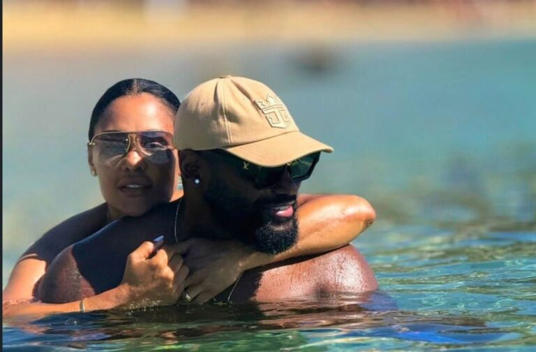 6C16CDE3-3A9A-45CD-810D-61D66918A581