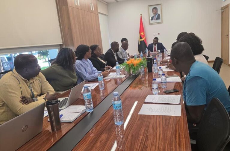 B2FF8272-6B3B-4878-8E97-B7854BB36D9D