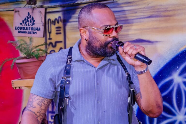 0EE9176D-5339-4112-9F55-40B548230829