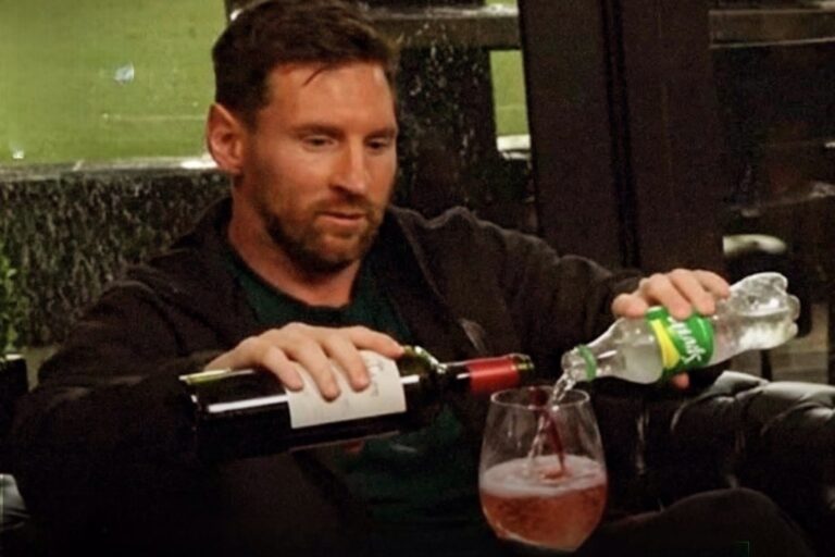 8BFF4C73-5652-44CC-B3FB-52CFD4EEE1F3