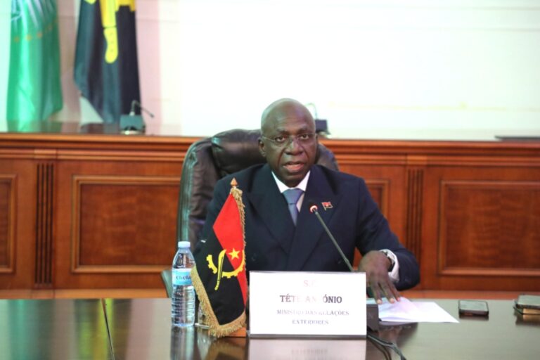 A6F6F796-D504-49B1-BF81-36306C9C3CE1