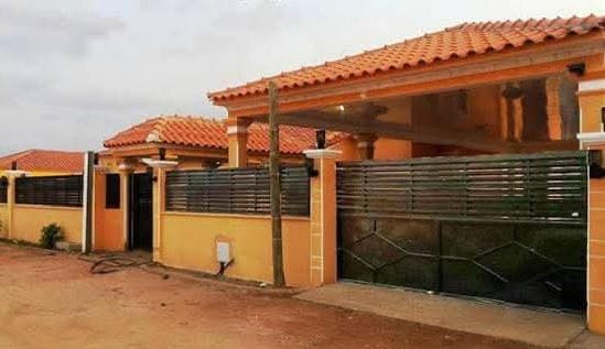 E9401F94-CD27-40B4-886E-6D3778DBA623