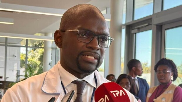 F5703287-6FF2-4FC3-A98D-6B4C3556A8AE