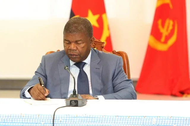 3F6421B6-457F-46CC-8D6A-4C92FFC27515