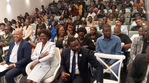 4B7E219F-EAF3-473A-9DA4-C9056173BA1E