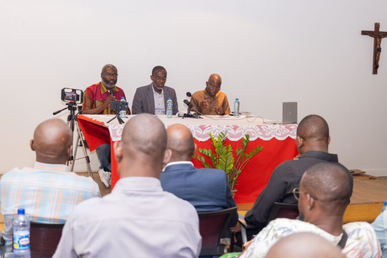 DD43E065-1604-44B8-9244-A60A1E45B054