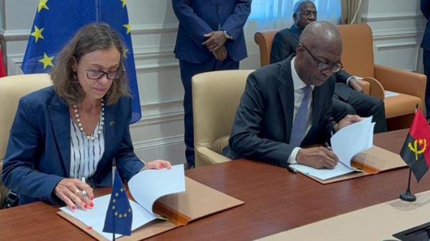 DDBA6C85-7FC6-4F2F-B998-F1D3FB24794C