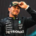 lewis-hamilton-smiling-cap-planetf1