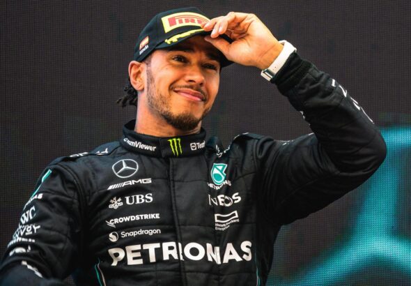 lewis-hamilton-smiling-cap-planetf1