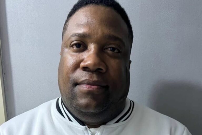 1E6F2D28-3F82-4D42-B195-3BD960B8FCA6