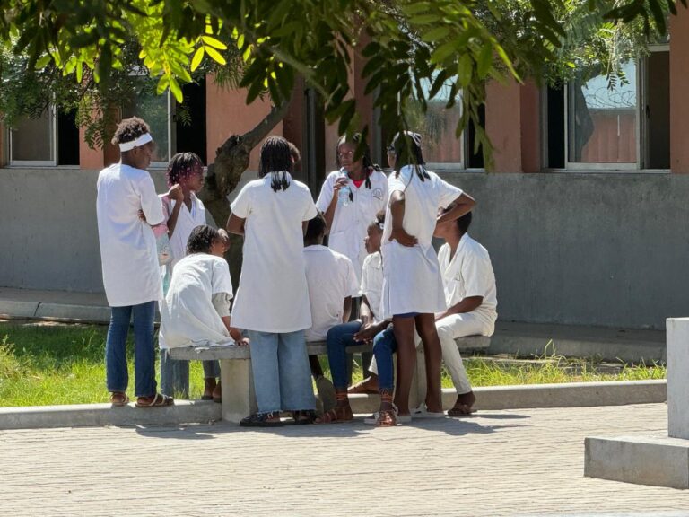 E9F4E389-2BA4-4FF1-B64D-CA44F975CA70